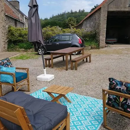 Dom wakacyjny Jolie Maison En Pierre Proche Centre-ville *
