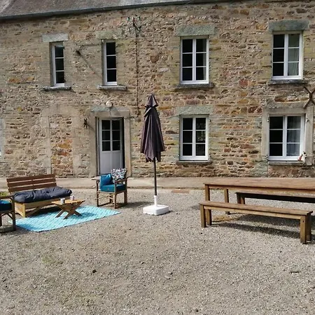 Jolie Maison En Pierre Proche Centre-ville *