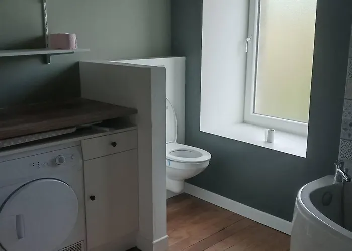 Jolie Maison En Pierre Proche Centre-ville *