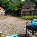 Jolie Maison En Pierre Proche Centre-ville بيت للعطل