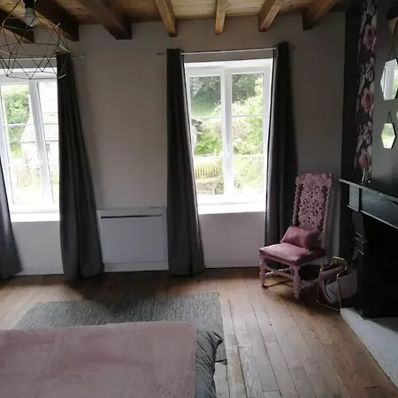 Dom wakacyjny Jolie Maison En Pierre Proche Centre-ville *