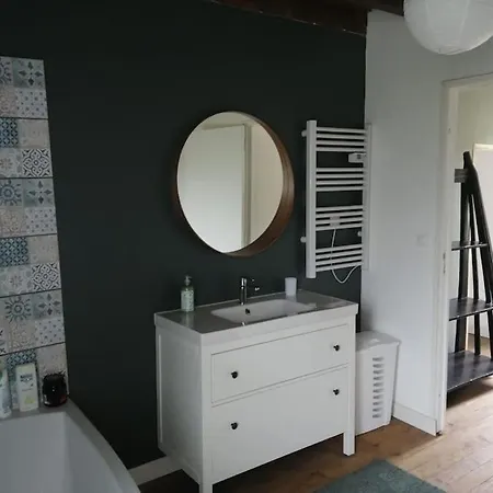 Jolie Maison En Pierre Proche Centre-ville Holiday home *