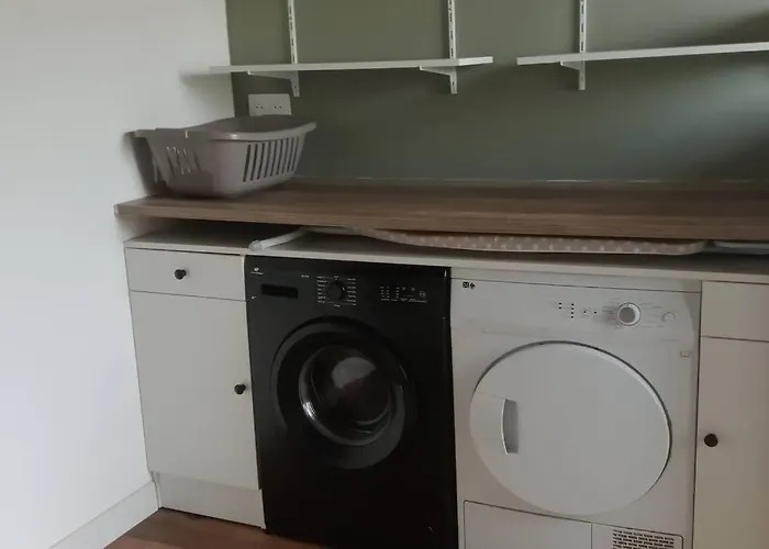 Jolie Maison En Pierre Proche Centre-ville 瑟堡