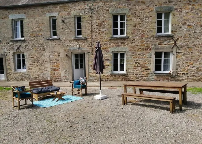 Jolie Maison En Pierre Proche Centre-ville *