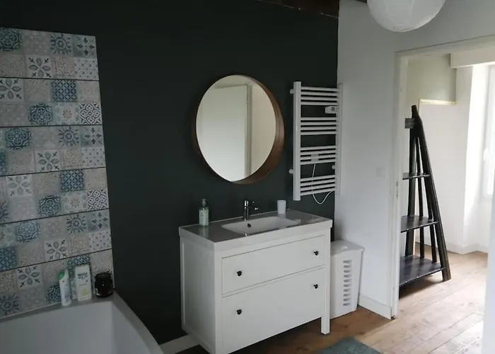 Jolie Maison En Pierre Proche Centre-ville Holiday home *